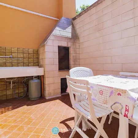 Iris Flat - * San Foca